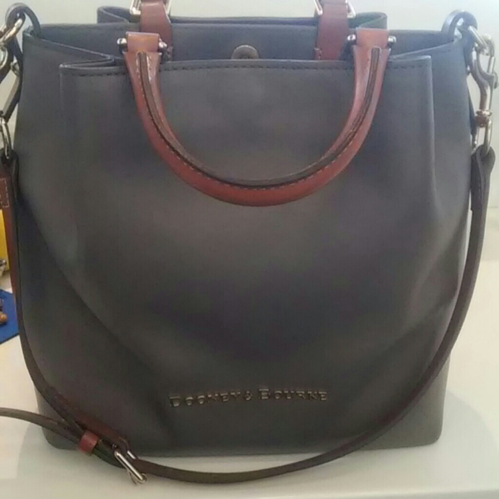 Dooney & Bourke small Barlow bag